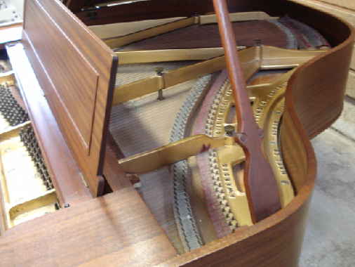 A heavy plate for a mid-size grand A heavy plate for a mid-size grand